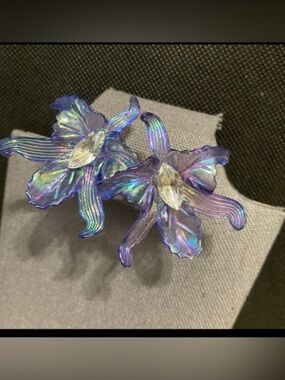 Vintage acrylic with rhinestone pierced blue lilies earrings